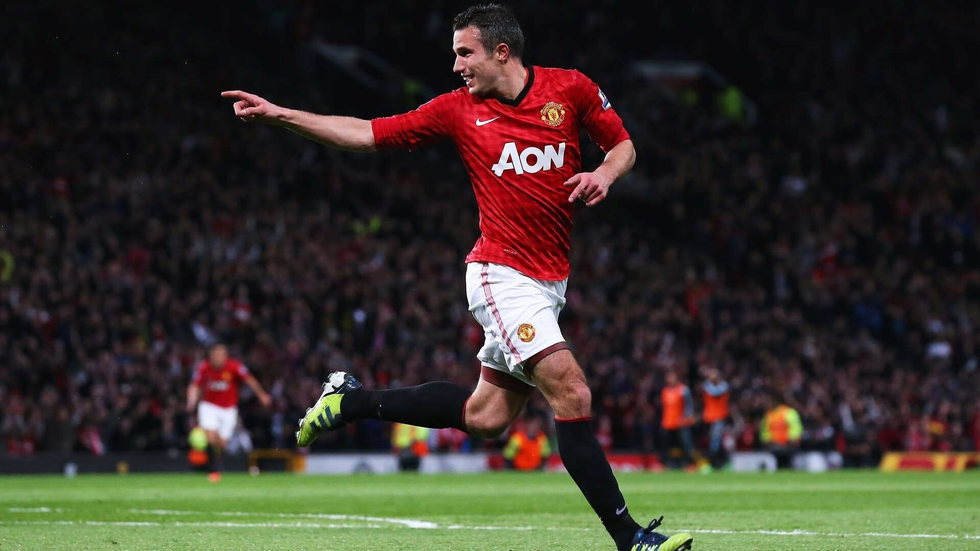 星空·综合体育-德甲球队高压逼抢环境下认知分配效率对传球精度影响研究，足球高压战术